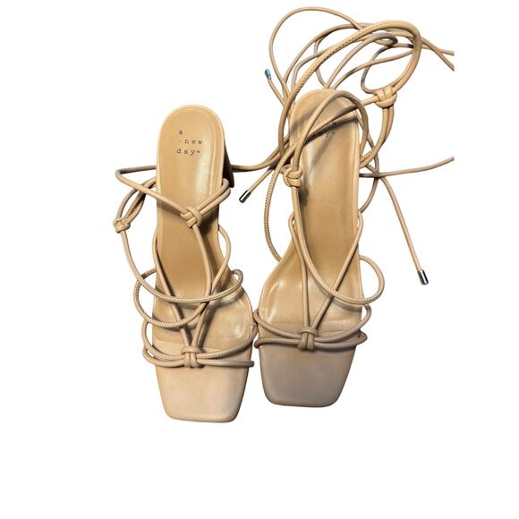 Size 9.5 A New Day Target Nude Beige Strappy Tie-Up Block Sandal Heels - Picture 3 of 4